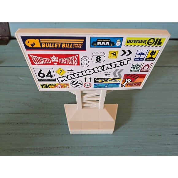 Mario Kart Hot Wheels Circuit Track Part Sign Curved Track Holder Replacement - Picture 7 of 7